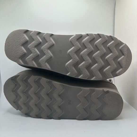 CUSHIONAIRE Women's Genuine Suede pull platform boot +Memory Foam 8 GRAY - Picture 5 of 7